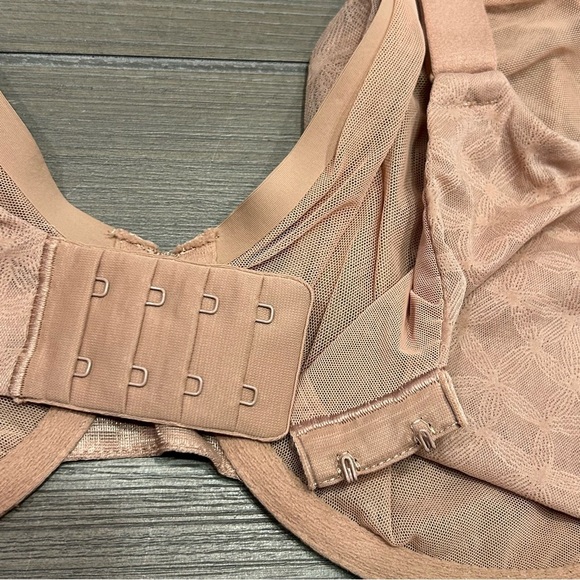 Chantelle Stella Lace Unlined Bra - Picture 6 of 9